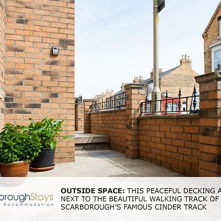 Candler Lodge - 3 Bedroom Townhouse With Parking - Patio Area & Seating 斯卡伯勒 外观 照片