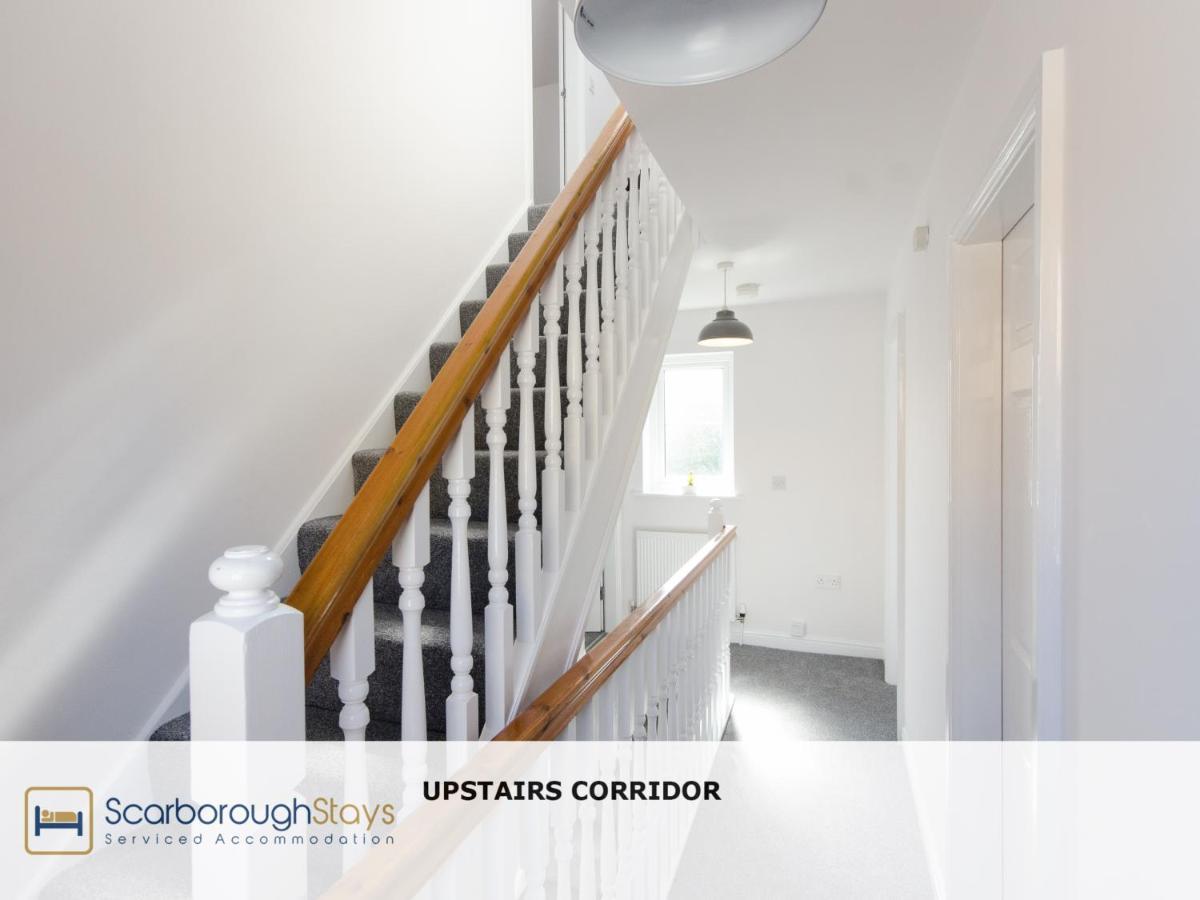 Candler Lodge - 3 Bedroom Townhouse With Parking - Patio Area & Seating 斯卡伯勒 外观 照片