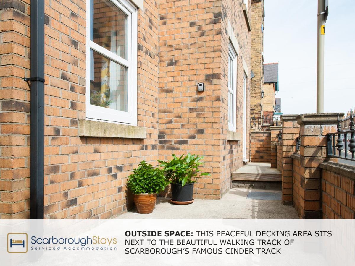Candler Lodge - 3 Bedroom Townhouse With Parking - Patio Area & Seating 斯卡伯勒 外观 照片