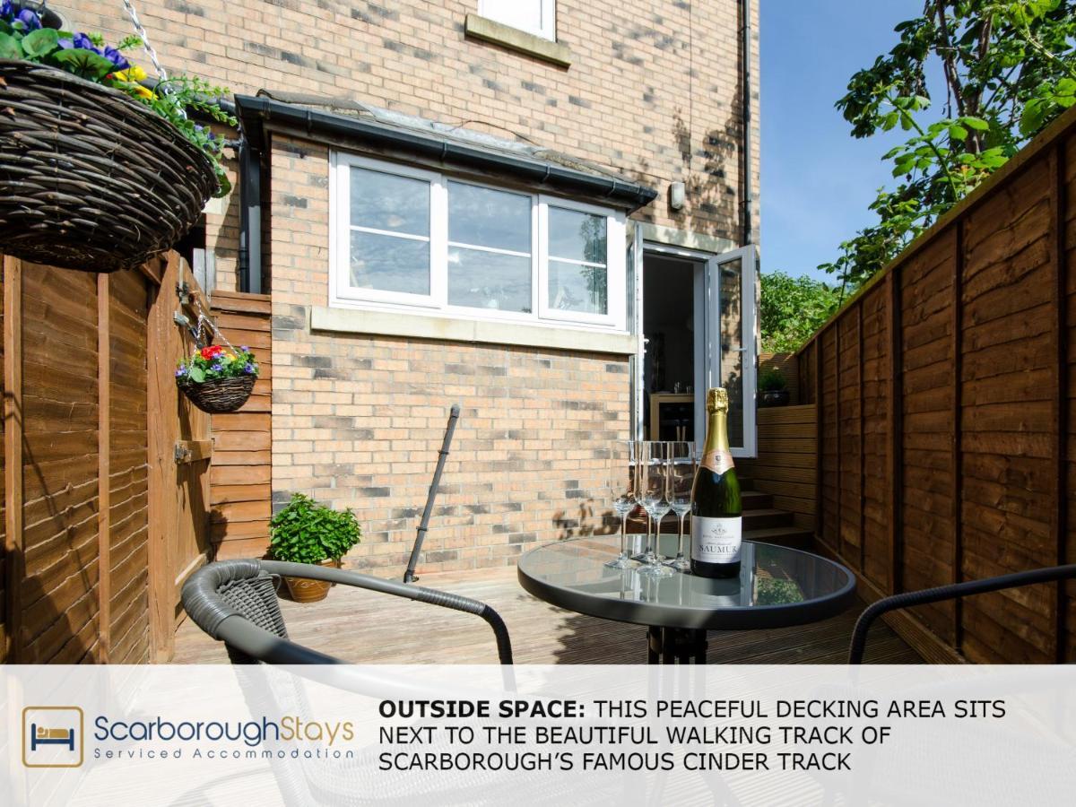 Candler Lodge - 3 Bedroom Townhouse With Parking - Patio Area & Seating 斯卡伯勒 外观 照片