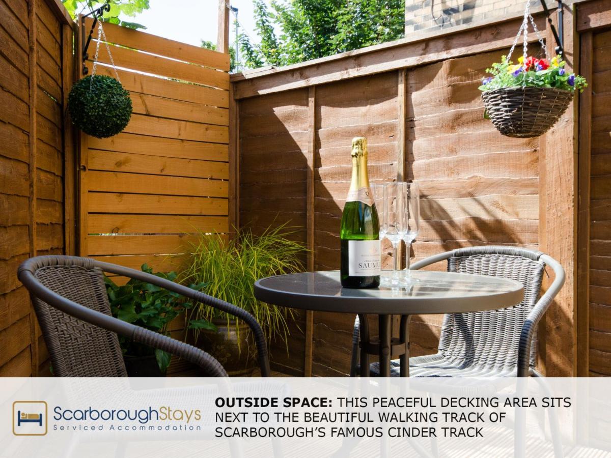 Candler Lodge - 3 Bedroom Townhouse With Parking - Patio Area & Seating 斯卡伯勒 外观 照片